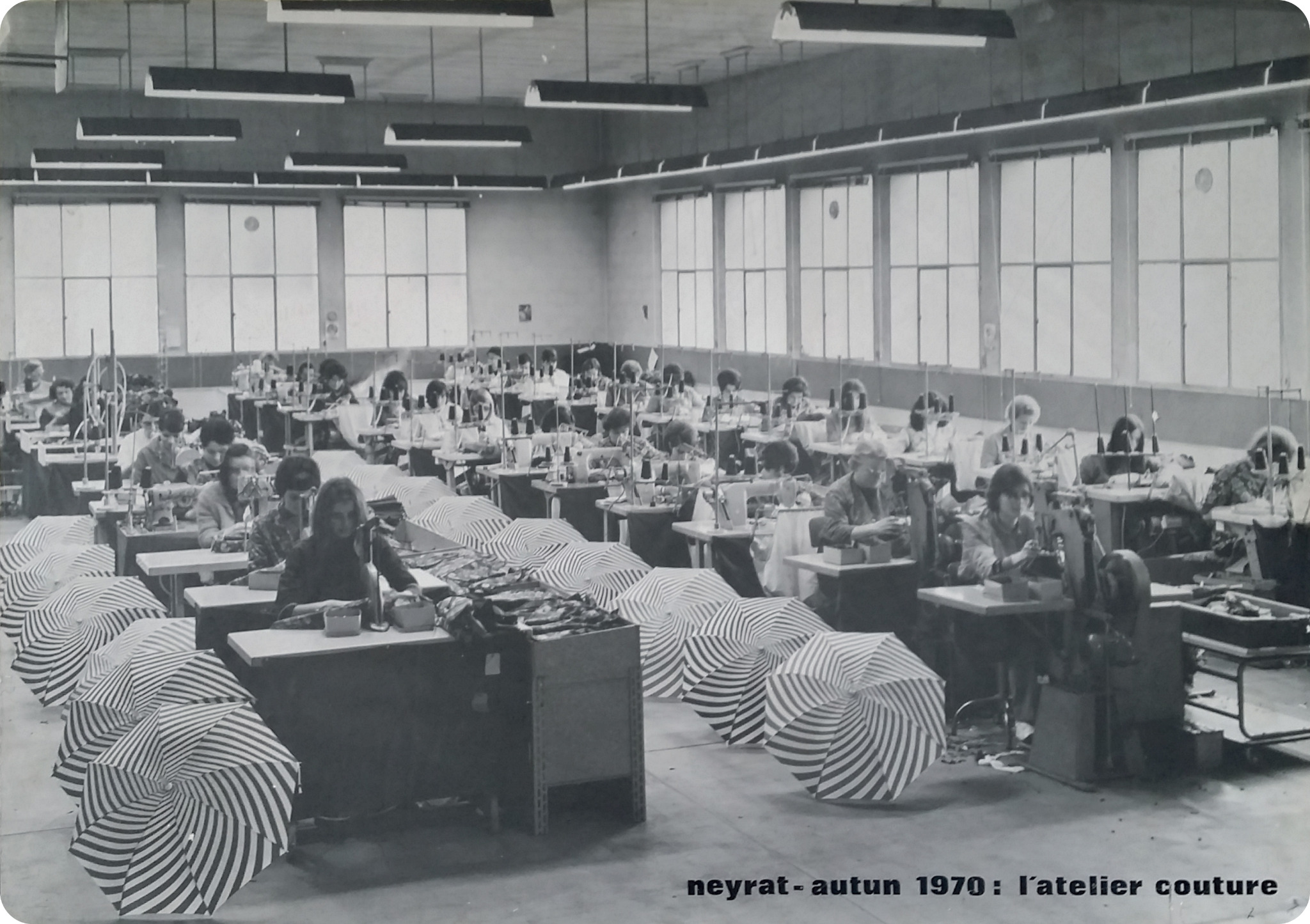 Atelier de couture NEYRAT à Autun en 1970